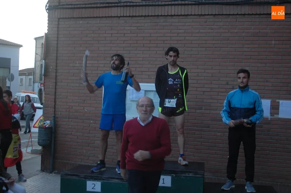 Foto 5 - Antonio Cerezo y Ver&oacute;nica S&aacute;nchez se imponen en la III Carrera de Vitigudino  