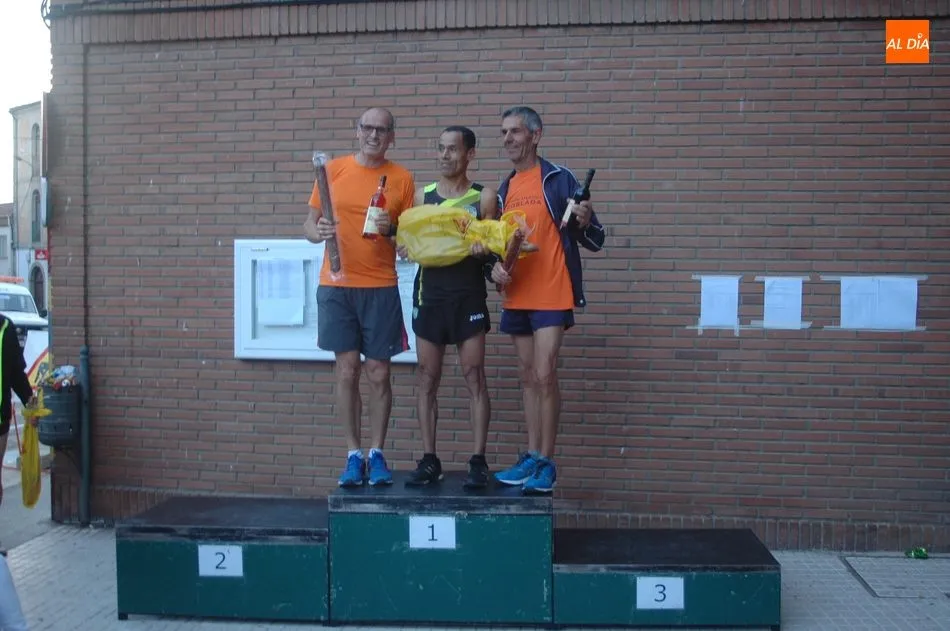 Foto 2 - Antonio Cerezo y Ver&oacute;nica S&aacute;nchez se imponen en la III Carrera de Vitigudino  
