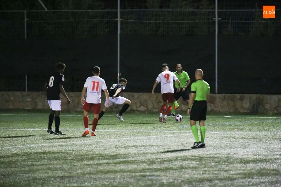 Foto 8 - El Santa Marta da un golpe de autoridad superando al Legan&eacute;s (2-0)
