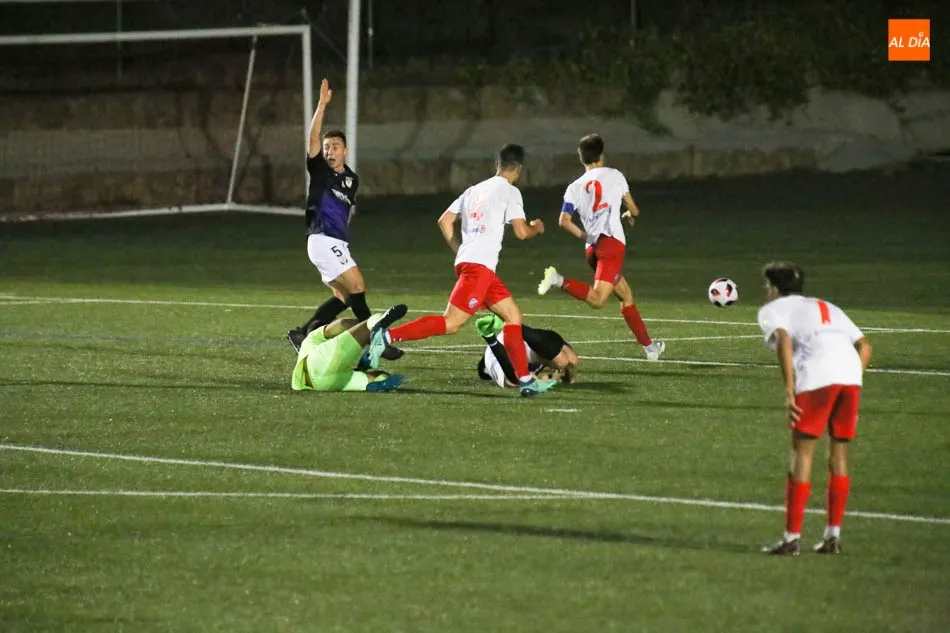 Foto 3 - El Santa Marta da un golpe de autoridad superando al Legan&eacute;s (2-0)