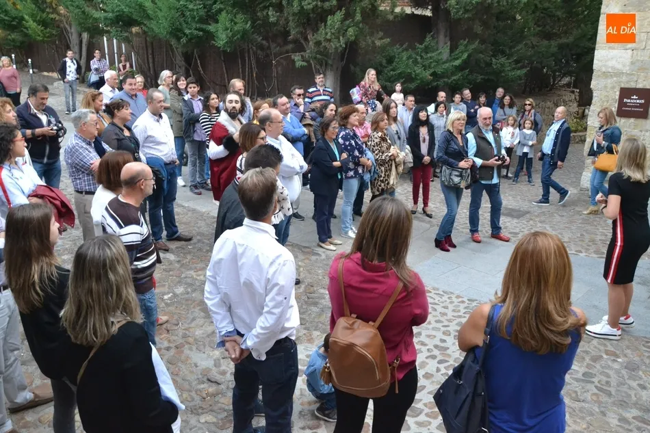 Nuevo éxito de asistencia a la primera visita teatralizada del otoño al Parador  