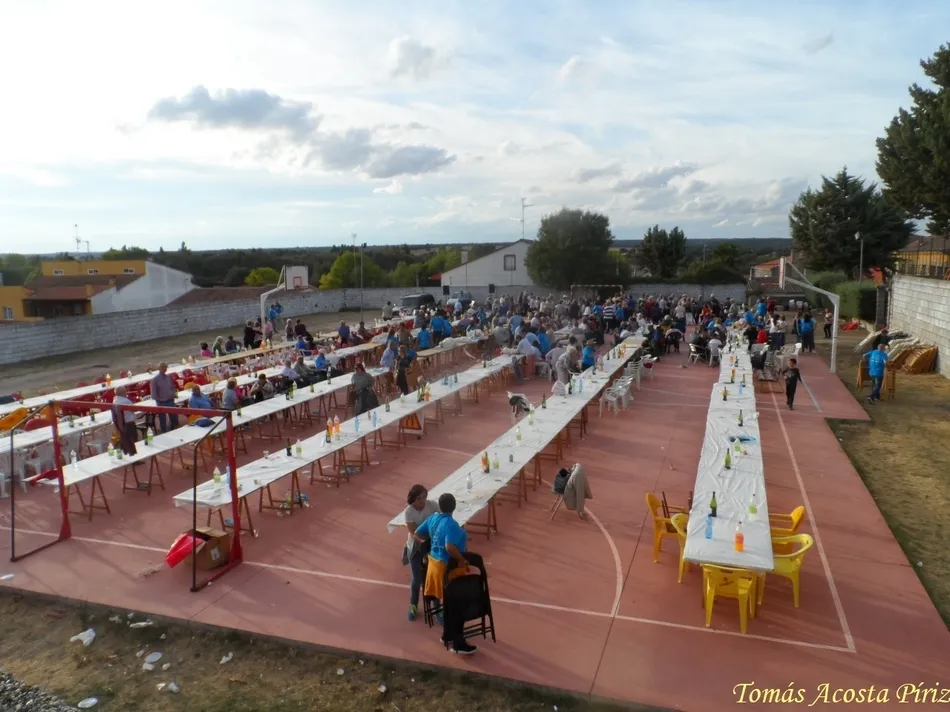 Foto 5 - Asociaciones de mayores de La Azaba y El Rebollar se re&uacute;nen en Ituero para celebrar la matanza  
