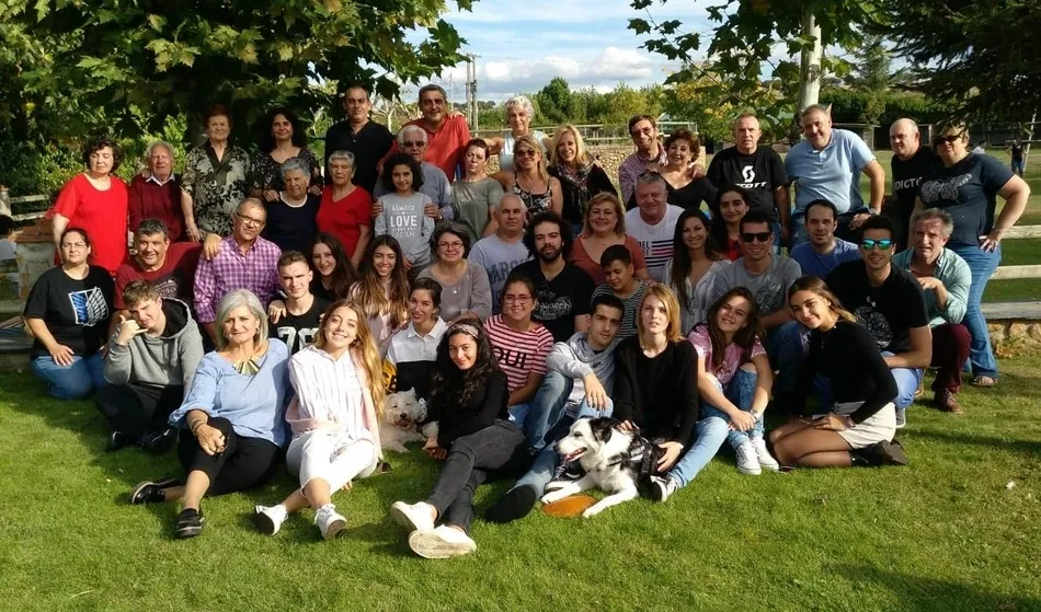 Medio centenar de primos de la familia Del Río se reúnen en Miróbriga  