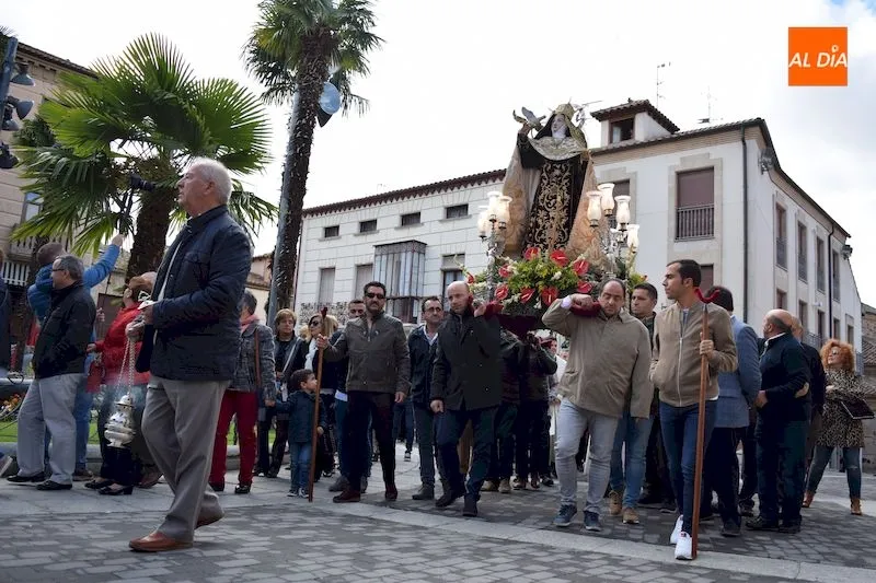 Foto 10 - Santa Teresa de Jes&uacute;s regresa de la clausura entre el fervor de los albenses