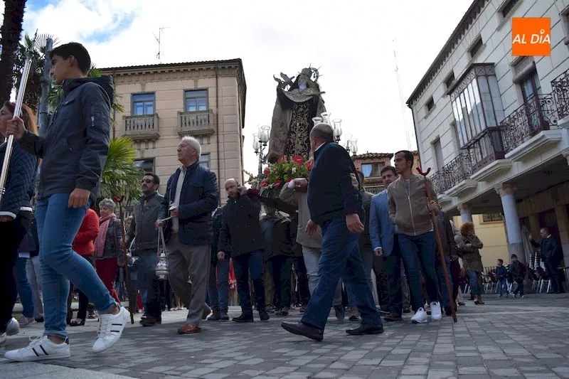 Foto 8 - Santa Teresa de Jes&uacute;s regresa de la clausura entre el fervor de los albenses
