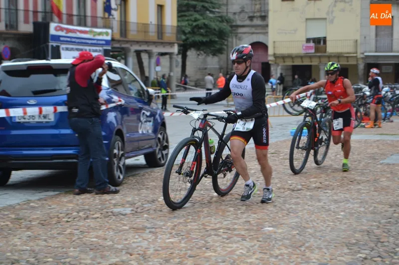 Foto 10 - Carlos Rodr&iacute;guez y Maria Nieves Hern&aacute;ndez se llevan el V Duatl&oacute;n Cross de Pe&ntilde;aranda