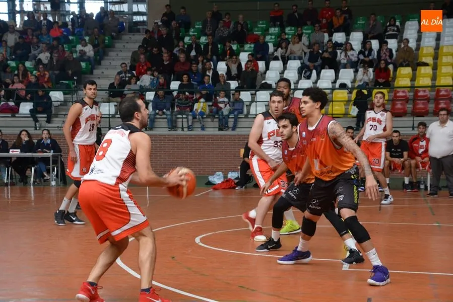 Foto 9 - Sufrida y trabajada primera victoria del Aquimisa Carbajosa (88-80)  