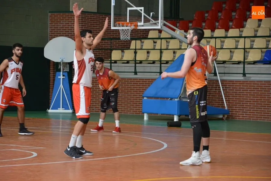 Foto 8 - Sufrida y trabajada primera victoria del Aquimisa Carbajosa (88-80)  