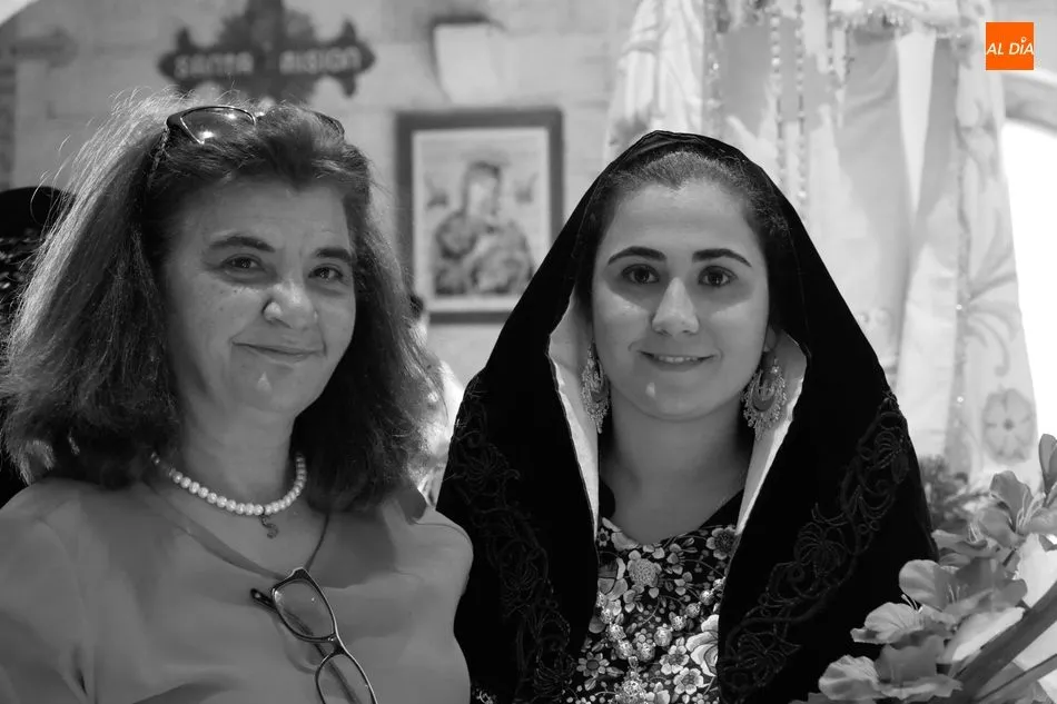 Foto 6 - Las Madrinas de Bogajo entregan sus roscas y ramos a la Virgen del Rosario  