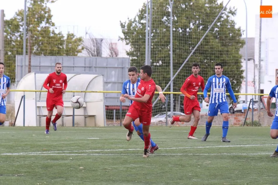 Foto 5 - El B&eacute;jar vuelve a la senda del triunfo ante el Simancas, empate del Ciudad Rodrigo y derrotas de...