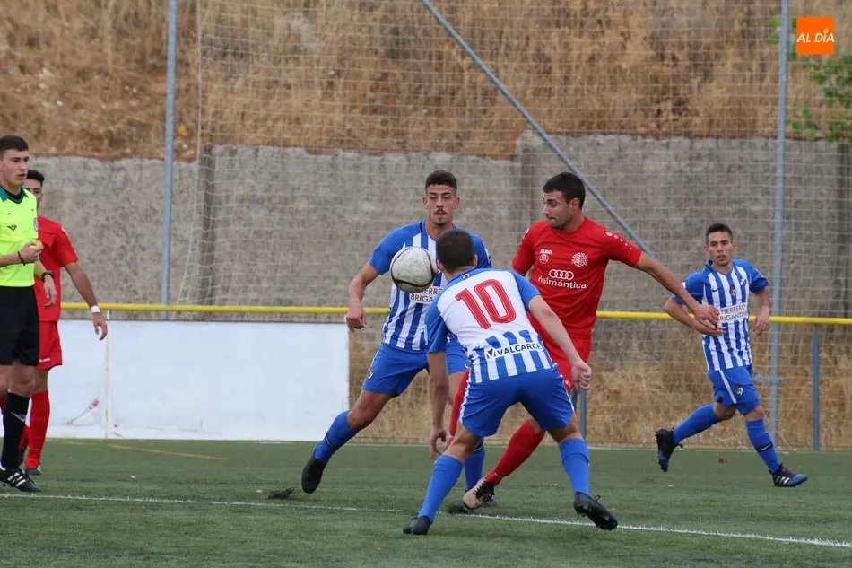 Foto 2 - El B&eacute;jar vuelve a la senda del triunfo ante el Simancas, empate del Ciudad Rodrigo y derrotas de...