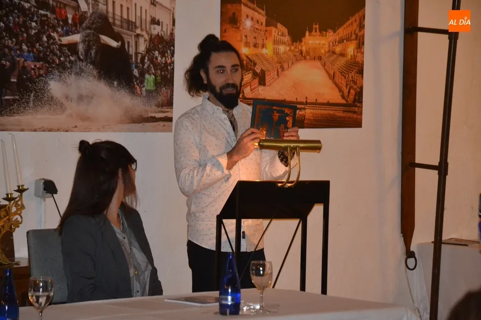 Sergio Cardoso presenta con un recital de poemas su nuevo libro ‘Criselefantina’  