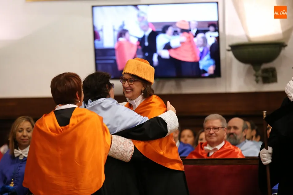 Foto 10 - La USAL refuerza sus lazos con Iberoam&eacute;rica con la investidura como honoris causa de Rebeca...