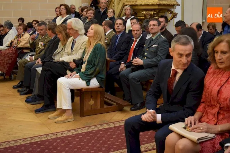 Foto 5 - El Obispo de Salamanca, Mons Carlos L&oacute;pez, oficia una eucarist&iacute;a repleta de autoridades