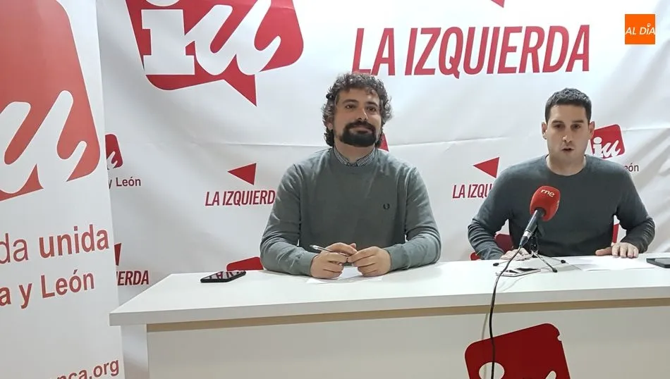 José Sarrión y Miguel Redero, en la sede de IU Salamanca