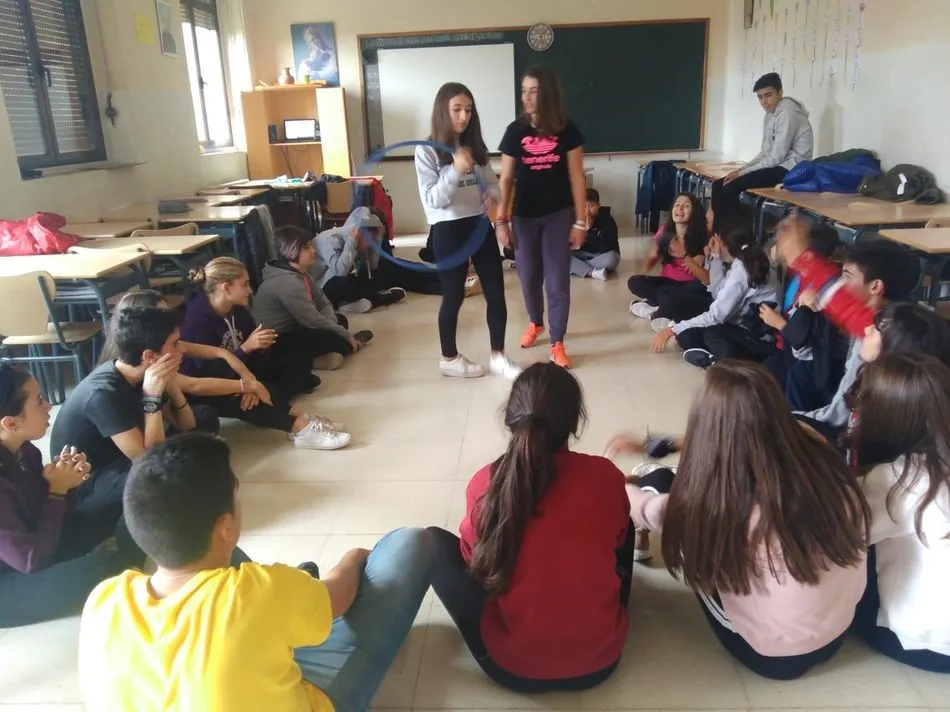 Foto 8 - Los alumnos del colegio Santa Teresa de Jes&uacute;s celebran la fiesta en honor a su patrona  
