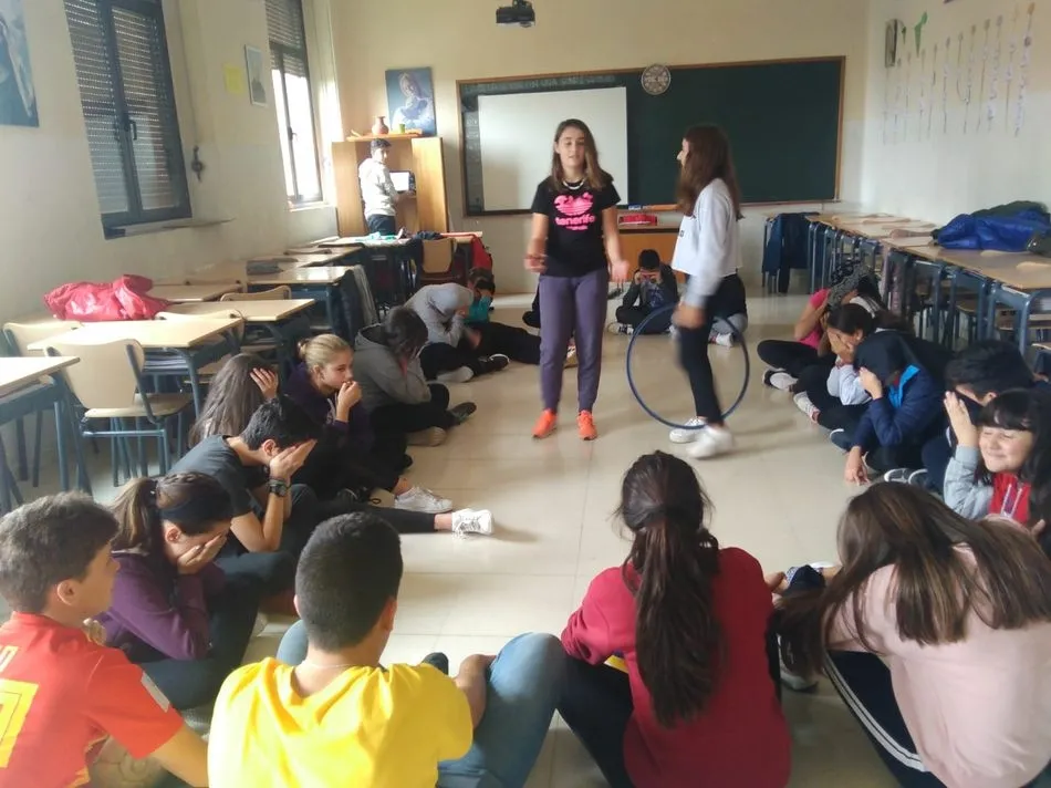 Foto 4 - Los alumnos del colegio Santa Teresa de Jes&uacute;s celebran la fiesta en honor a su patrona  