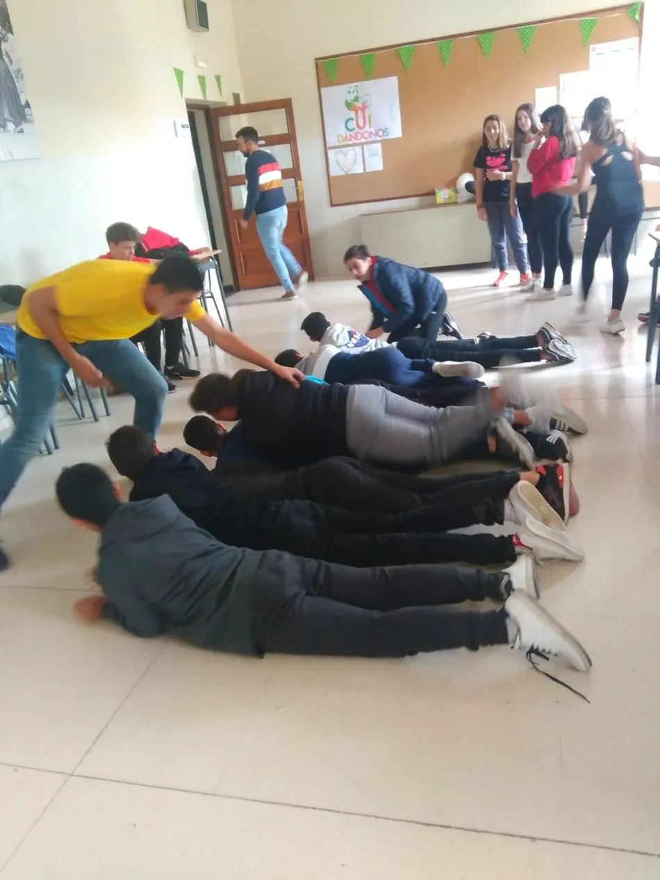 Foto 3 - Los alumnos del colegio Santa Teresa de Jes&uacute;s celebran la fiesta en honor a su patrona  