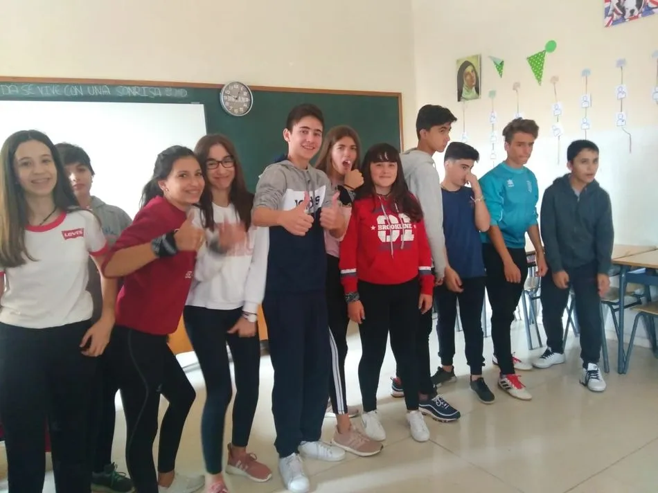 Foto 2 - Los alumnos del colegio Santa Teresa de Jes&uacute;s celebran la fiesta en honor a su patrona  