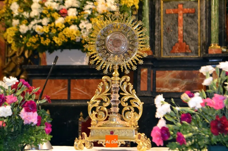Foto 4 - La reliquia de Santa Teresa y las honras a su figura centran la atenci&oacute;n en el d&iacute;a grande de su...