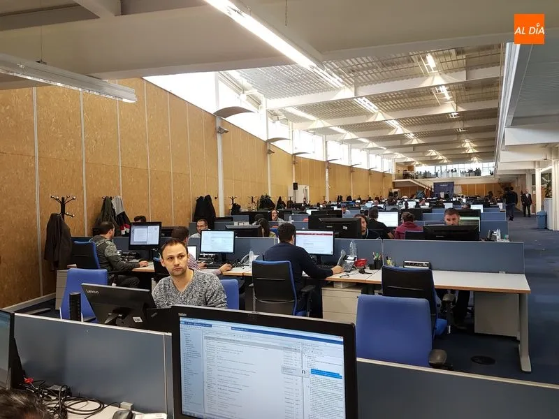 Foto 10 - Herrera destaca la apuesta por la innovaci&oacute;n de las empresas durante su visita al centro...