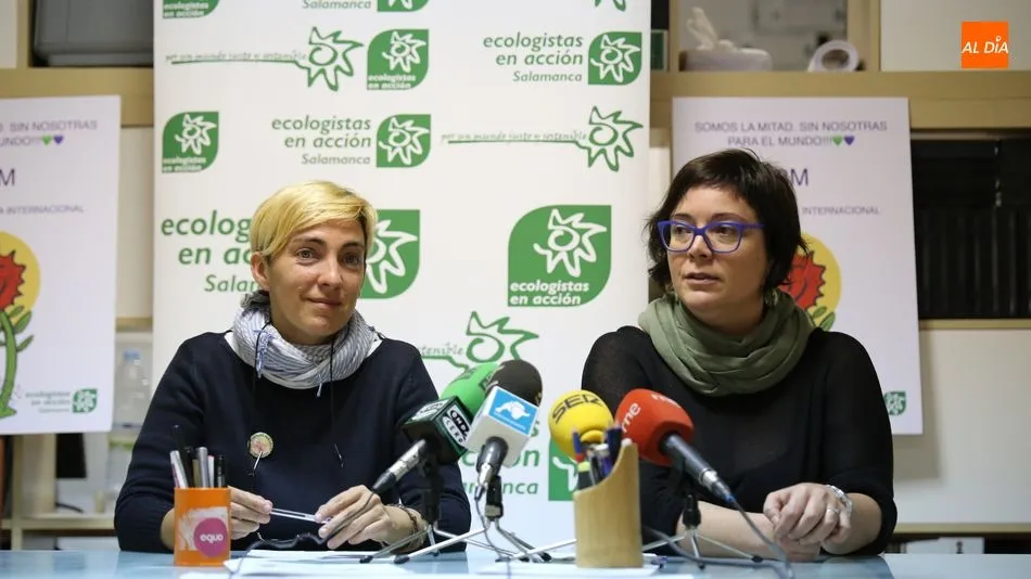 Carolina Martín y Alicia González, presidenta y secretaria de Ecologistas en Acción. Foto: Alberto Martín