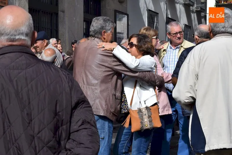 Foto 6 - La tercera edad disfruta de su d&iacute;a en las fiestas de Santa Teresa