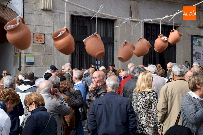 Foto 4 - La tercera edad disfruta de su d&iacute;a en las fiestas de Santa Teresa