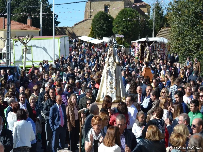 Los actos religiosos atraen cada año a decenas de fieles | Fotos: Marta Martín