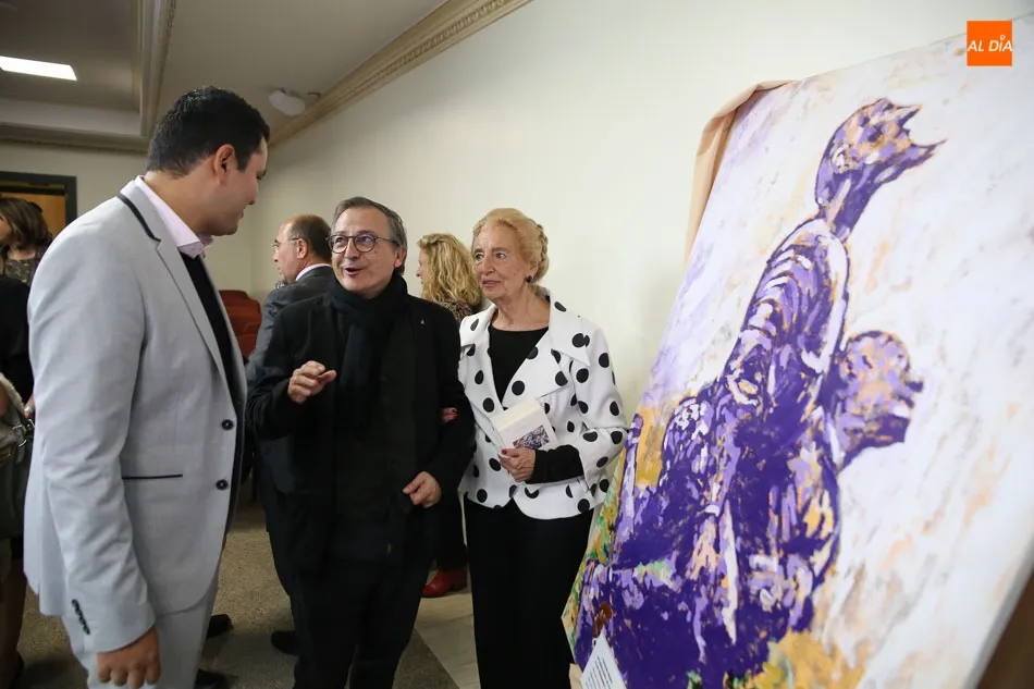 Foto 8 - Brillante entrega de los galardones del V Premio Internacional de Poes&iacute;a &lsquo;Pilar Fern&aacute;ndez...