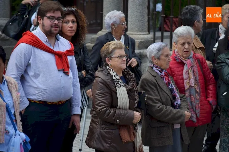 Foto 11 - Las mujeres se concentran para vivir su d&iacute;a grande de las fiestas