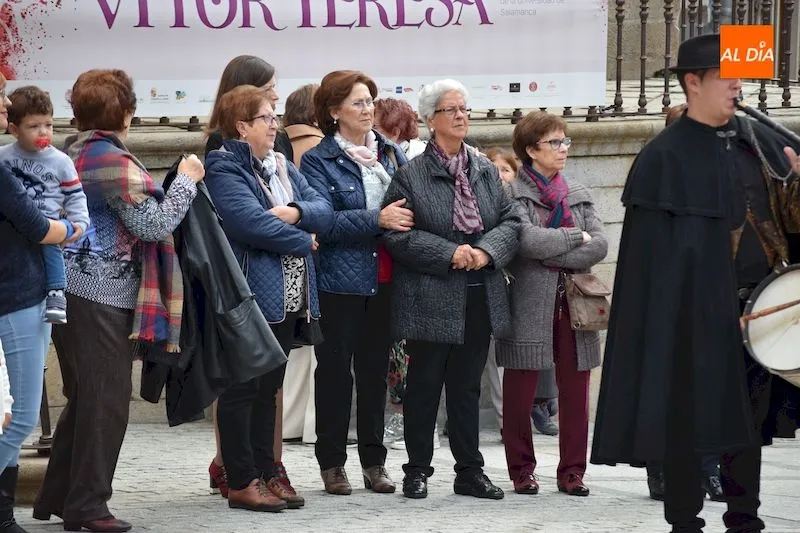 Foto 6 - Las mujeres se concentran para vivir su d&iacute;a grande de las fiestas