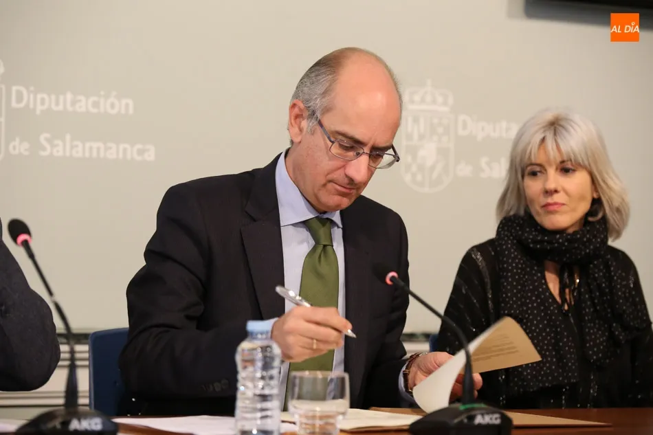 Foto 3 - La Diputaci&oacute;n aporta 105.000 euros a Cruz Roja para atender las necesidades sociales de la...