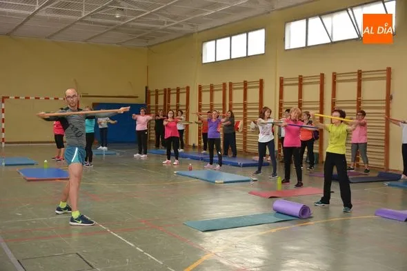 Foto 11 - Las mujeres de Lumbrales cuidan su salud f&iacute;sica con las clases de gimnasia