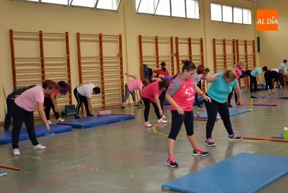 Foto 4 - Las mujeres de Lumbrales cuidan su salud f&iacute;sica con las clases de gimnasia