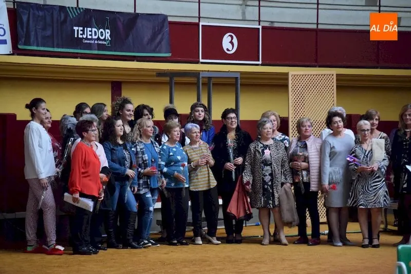 Foto 8 - El desfile de moda y un sainete ponen el broche de oro al d&iacute;a de la mujer