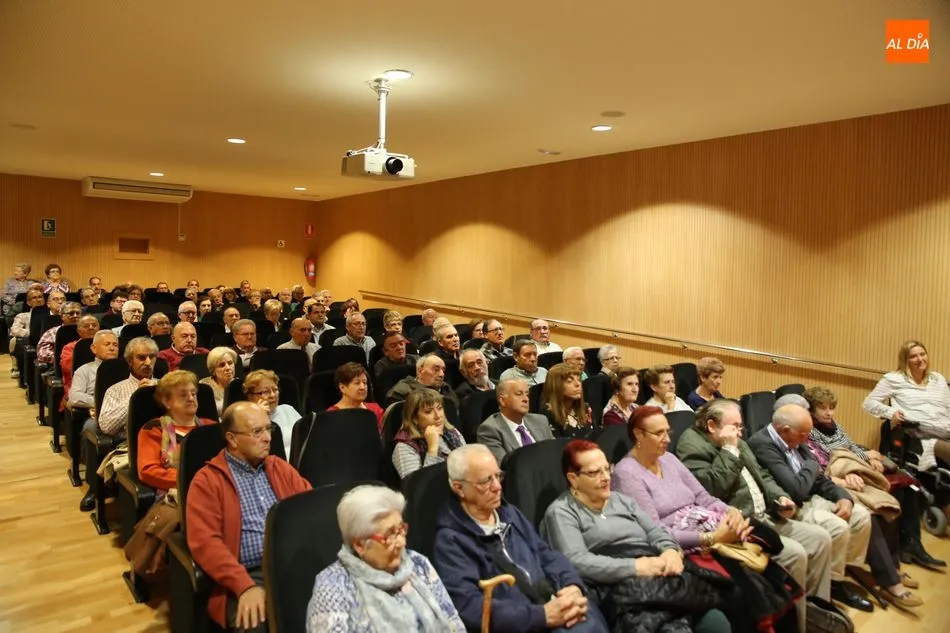 Foto 6 - Merc&eacute; Perea aclara las claves del Sistema P&uacute;blico de Pensiones en el Centro de Mayores &lsquo;Tierra...