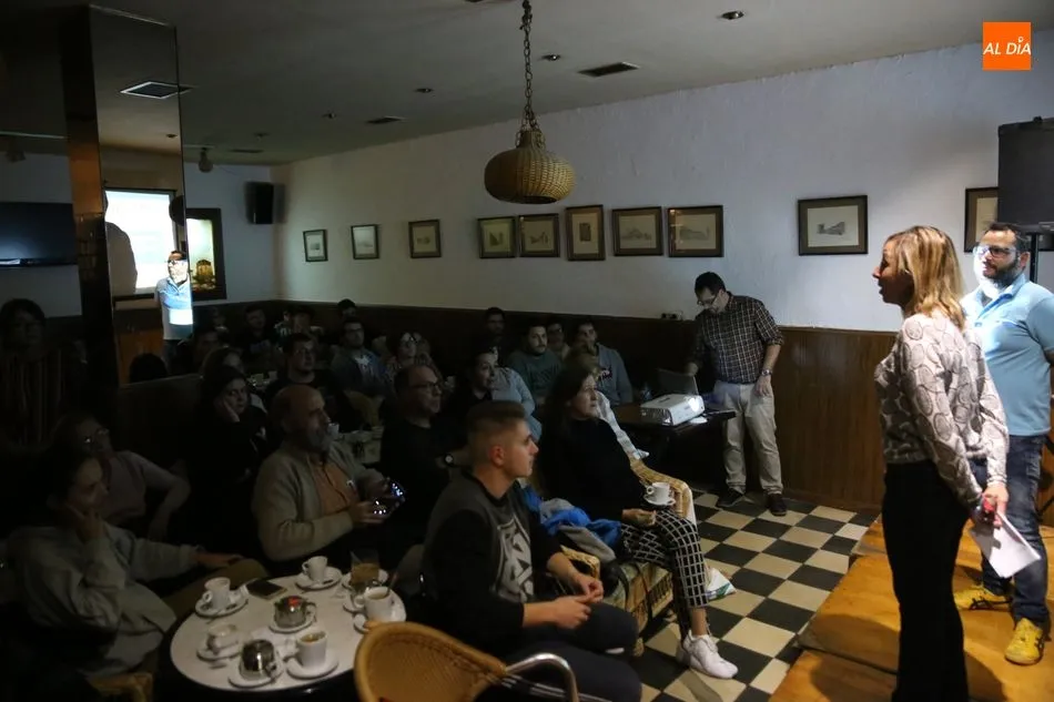 Foto 2 - Caf&eacute; Cient&iacute;fico destierra los secretos de la otredad humana en el Alcarav&aacute;n  