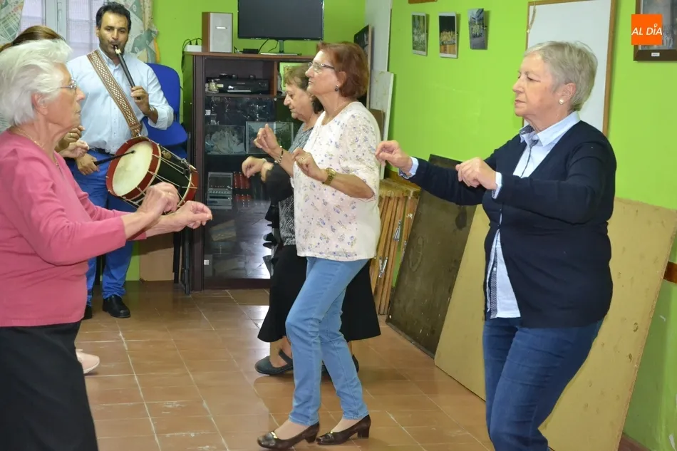 Foto 8 - El Bot&oacute;n Charro ya tiene en marcha su taller de baile  