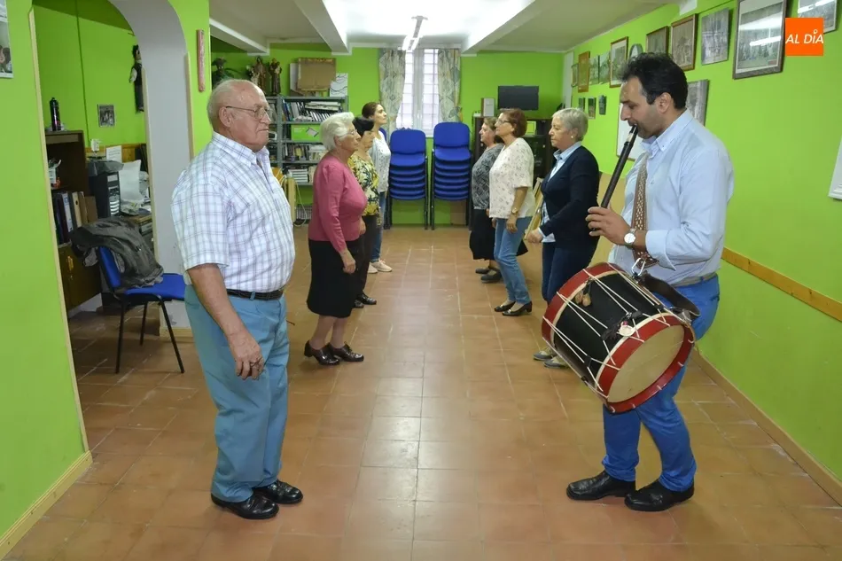 Foto 4 - El Bot&oacute;n Charro ya tiene en marcha su taller de baile  