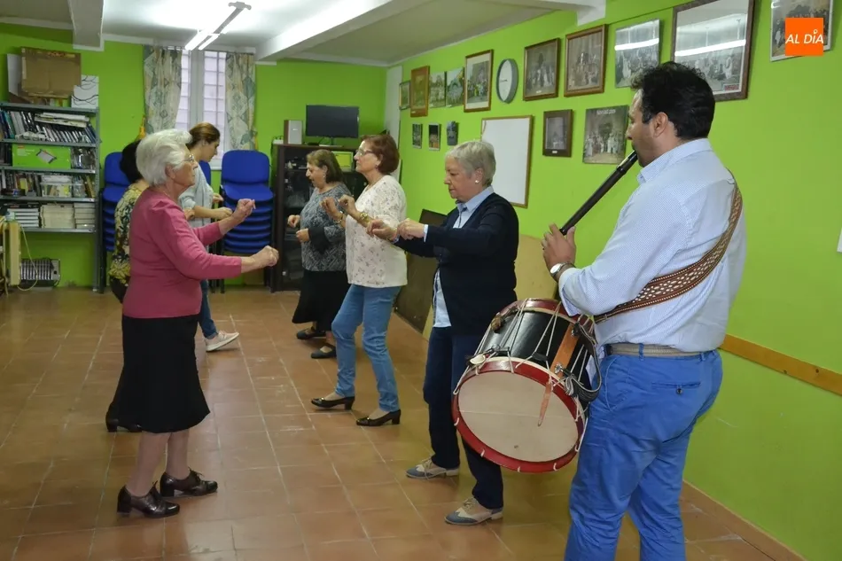 Foto 5 - El Bot&oacute;n Charro ya tiene en marcha su taller de baile  