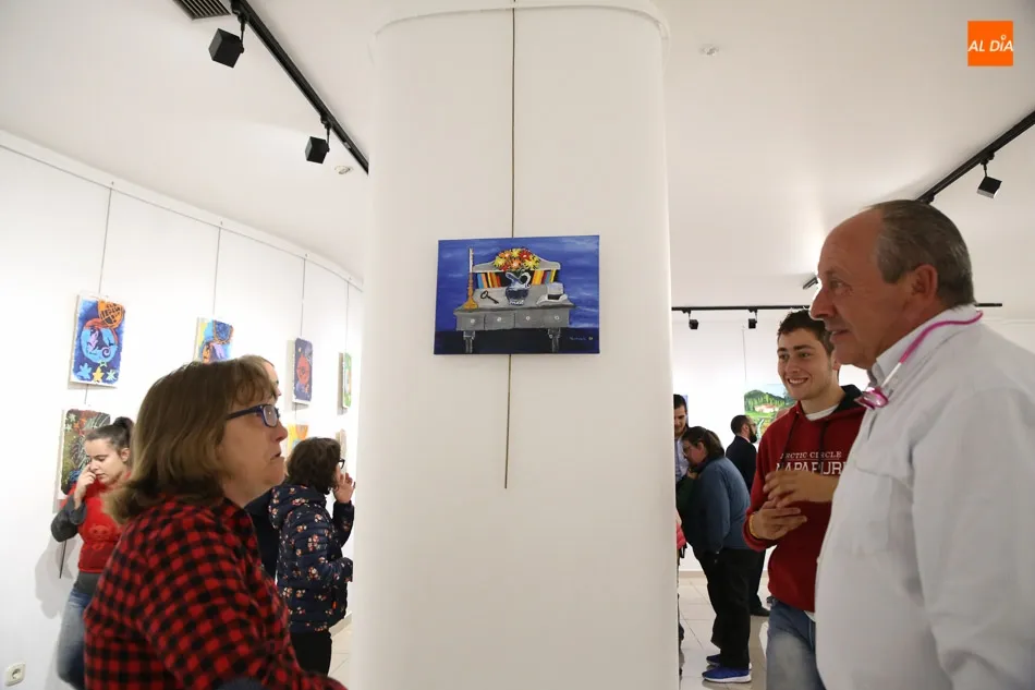 Foto 2 - El Espacio Joven acoge las obras de 13&nbsp;artistas participantes en el Taller de Artes Pl&aacute;sticas de...