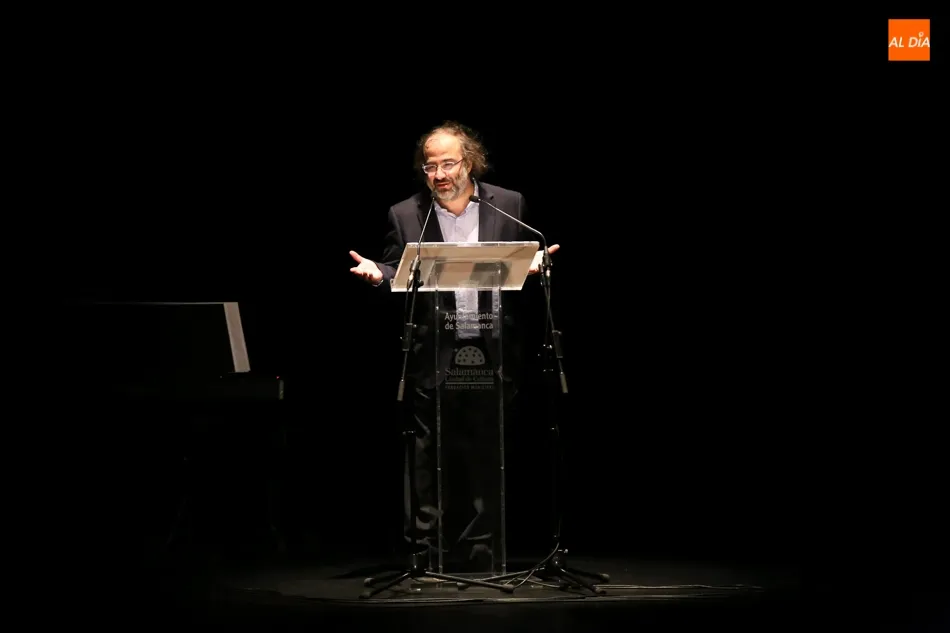 Foto 11 - El XXI&nbsp;Encuentro de Poetas Iberoamericanos&nbsp;clausura sus actos centrales en el Teatro Liceo  