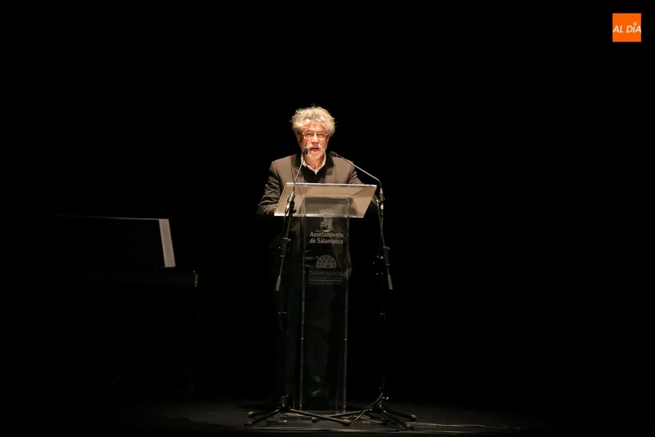 Foto 7 - El XXI&nbsp;Encuentro de Poetas Iberoamericanos&nbsp;clausura sus actos centrales en el Teatro Liceo  