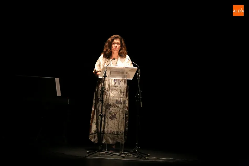 Foto 6 - El XXI&nbsp;Encuentro de Poetas Iberoamericanos&nbsp;clausura sus actos centrales en el Teatro Liceo  