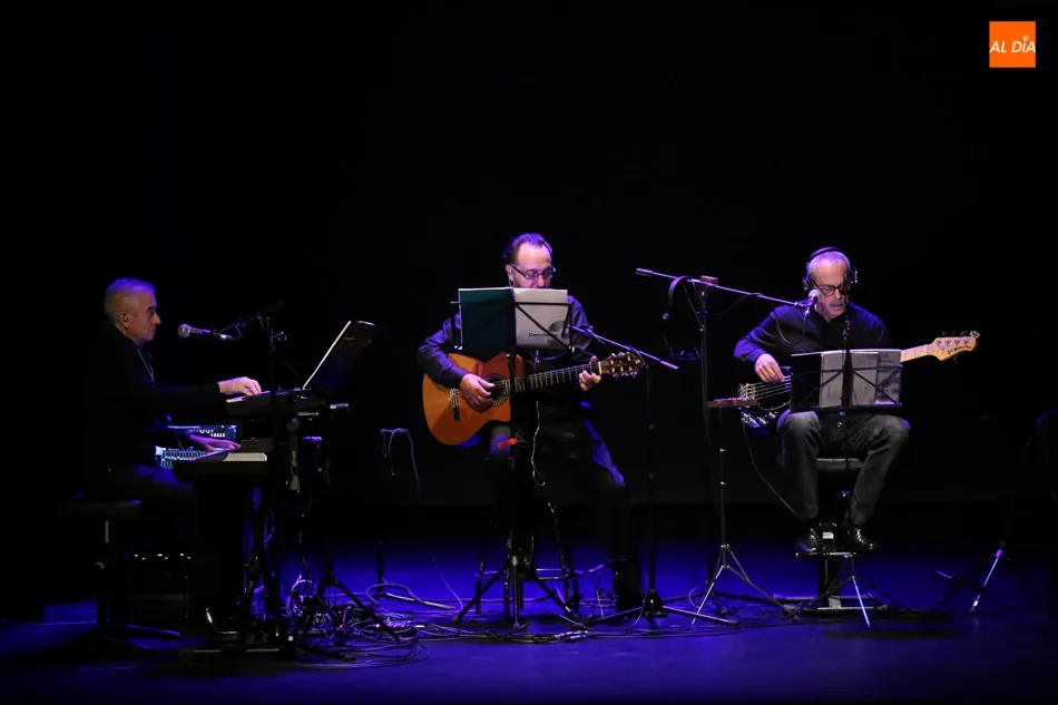 Foto 5 - El XXI&nbsp;Encuentro de Poetas Iberoamericanos&nbsp;clausura sus actos centrales en el Teatro Liceo  