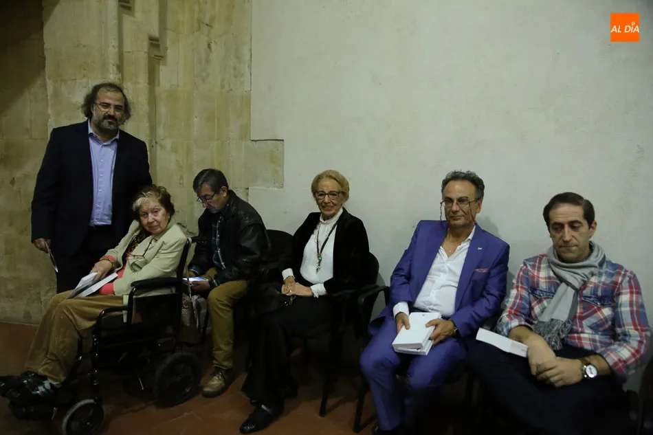 Foto 2 - El XXI&nbsp;Encuentro de Poetas Iberoamericanos&nbsp;clausura sus actos centrales en el Teatro Liceo  