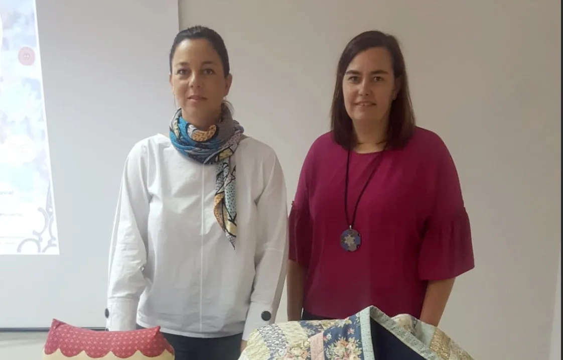 María Jesús Moro, concejala de Cultura y Maleni Gómez, organizadora, en la presentación de la jornada