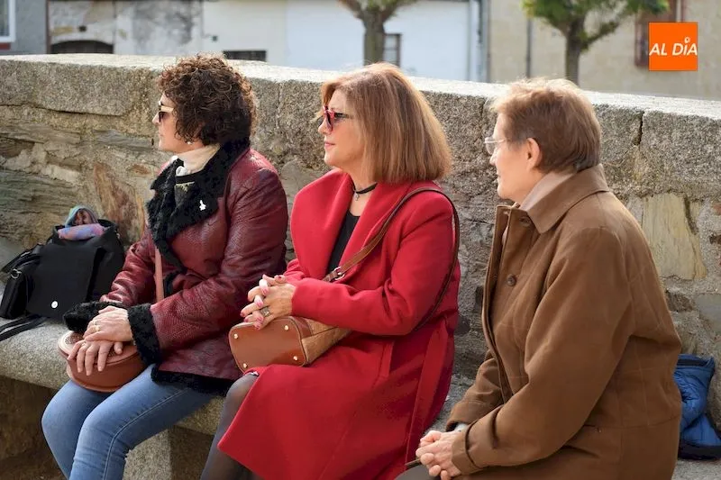Foto 2 - Los albenses participan en la lectura de poemas teresianos