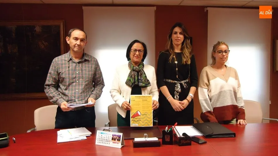 Tito Martín, Lourdes Villoria, Carmen García Bellido y Alicia de Dios, en la presentación del programa juvenil